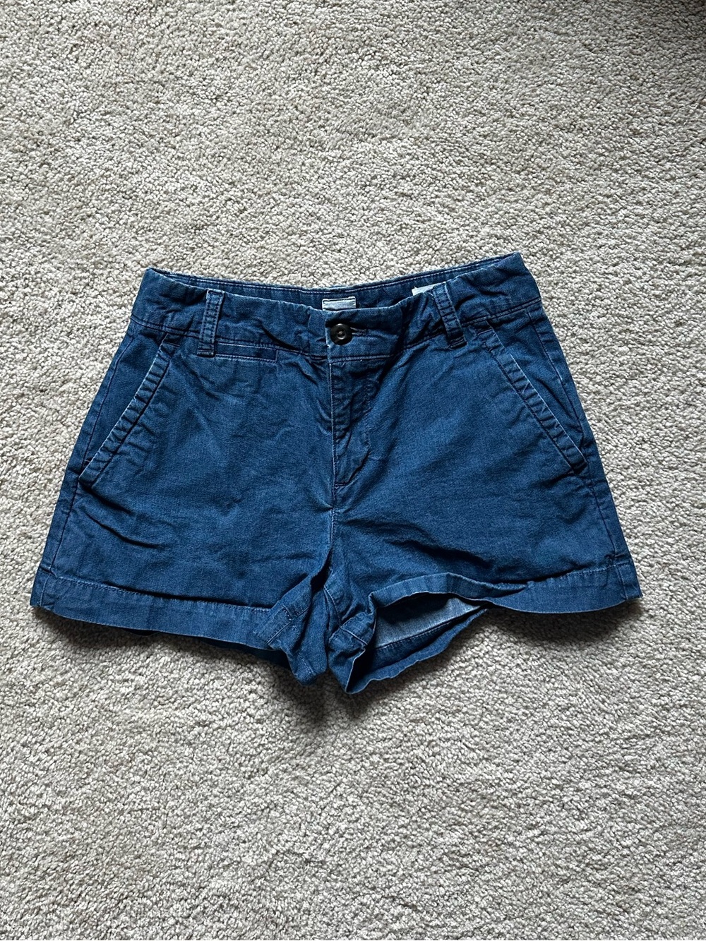 GAP khaki shorts